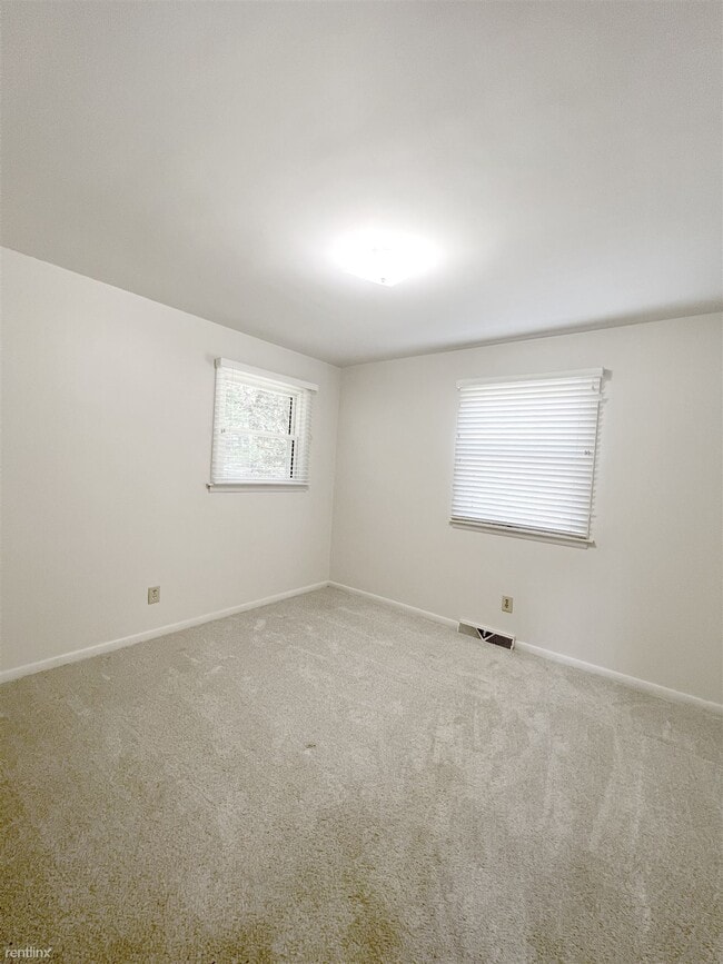 Foto del edificio - 4 br, 2 bath House - 2303 Fon Du Lac Road