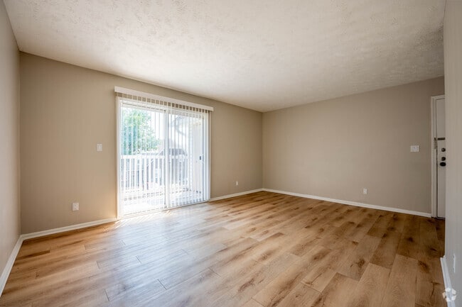 2BR, 2BA - 950SF - Living Room - The Eclipse Apartment Homes
