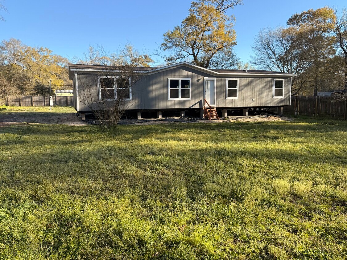 Foto principal - 16202 Shalamar Dr