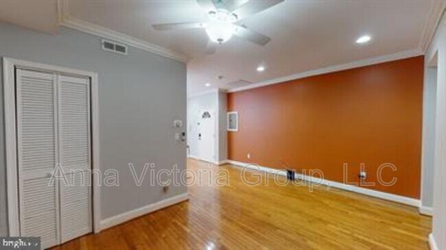 Building Photo - 711 Irving St NE