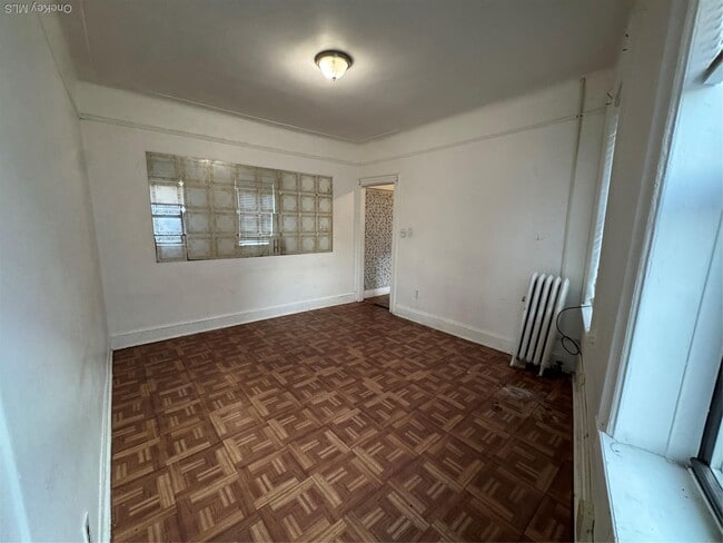 Foto del edificio - 33-07 Junction Blvd