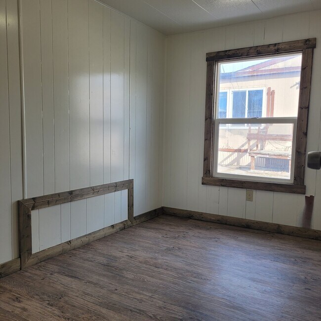 Building Photo - Mountain View Estates