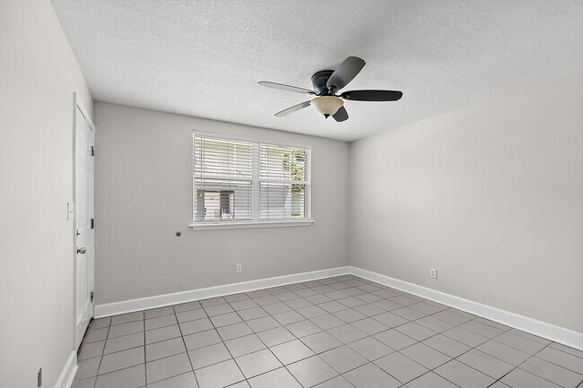 Building Photo - 1511 4th St N