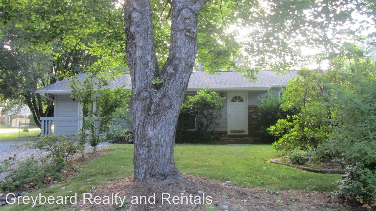 Foto principal - 220 Flat Creek Rd