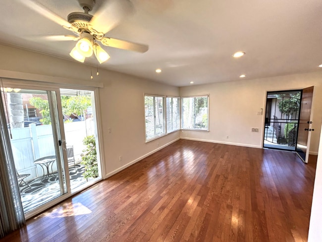 Building Photo - 2226 S Carmelina Ave