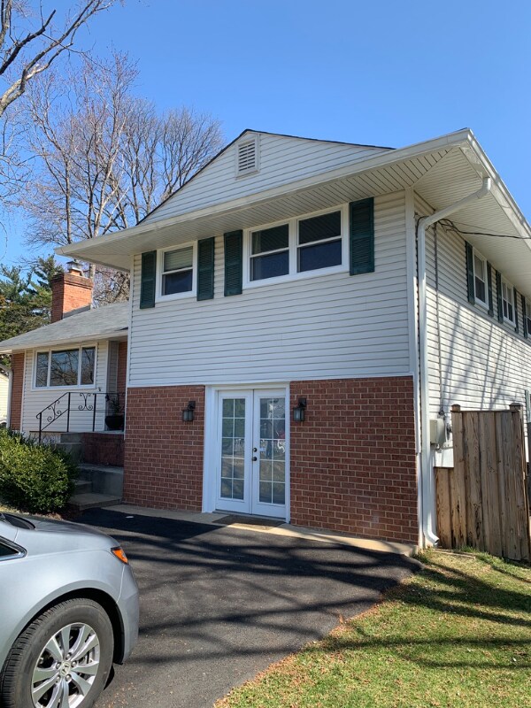 Building Photo - 5811 Sable Dr