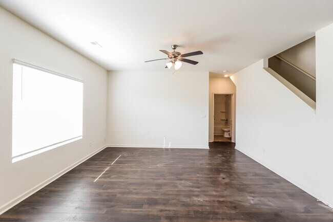 Building Photo - 5749 Timber Leaf Lp