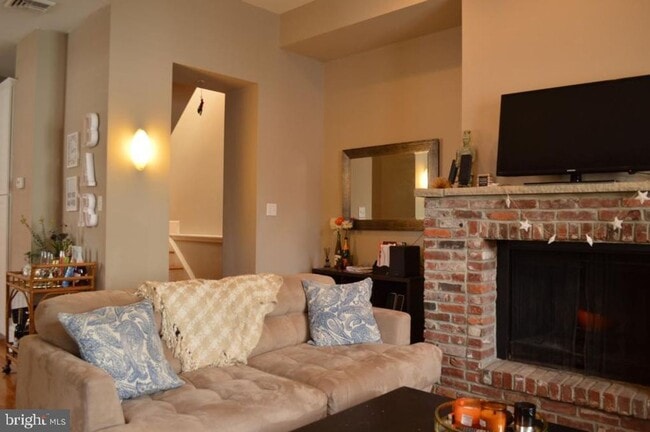 Foto del edificio - Spacious Society Hill 4bd/2.5bth Home