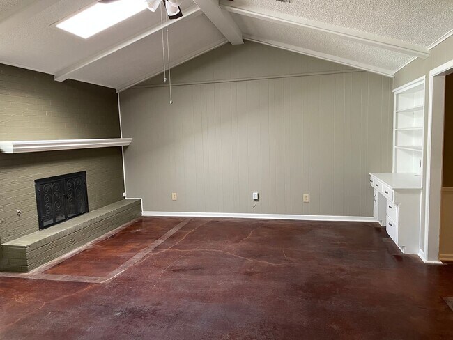 Building Photo - 5512 8th Place