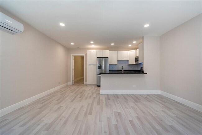 Foto del edificio - 628 NE 8th Ave