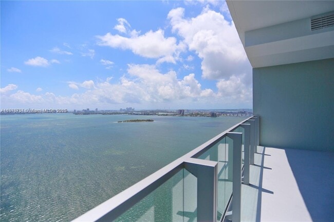 Building Photo - 2900 NE 7th Ave