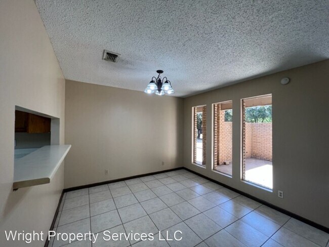 Building Photo - 3 br, 2.5 bath House - 708 Surrey