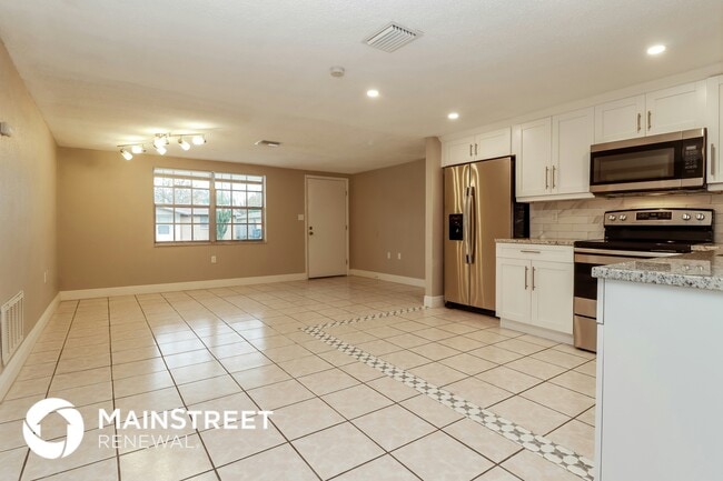 Building Photo - 9226 Rainbow Ln