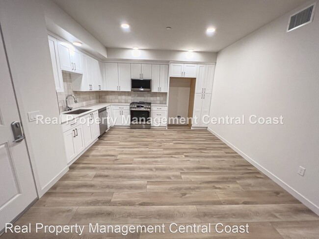 Building Photo - 2 br, 2 bath House - 2475 Victoria Ave. Un...