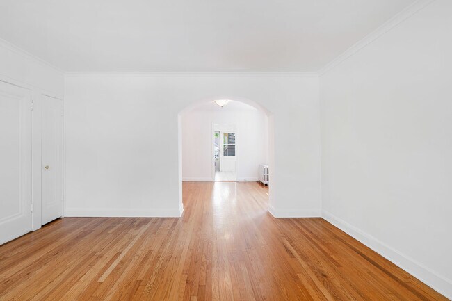Building Photo - 5219 N Rutherford Ave
