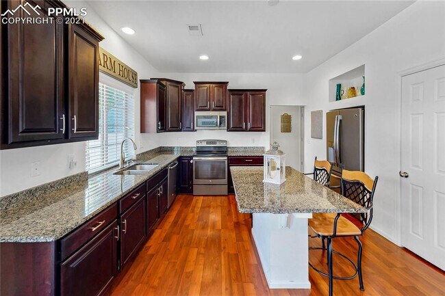 Foto del edificio - Banning Lewis 4 bed, 3.5 bath, 2 car