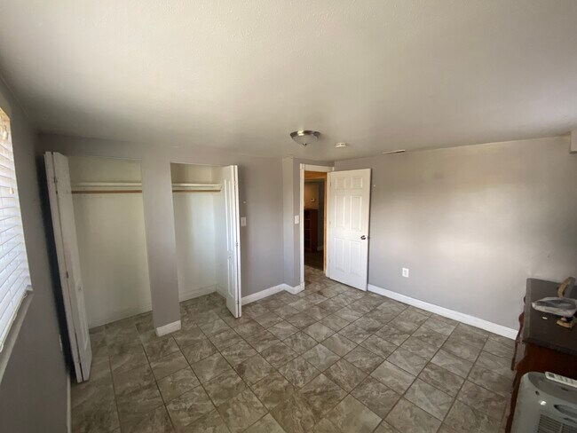 Master bedroom (Large) - 4343 Navajo St