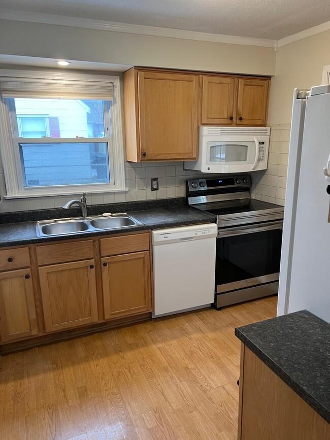 Building Photo - 1659 Strader Dr