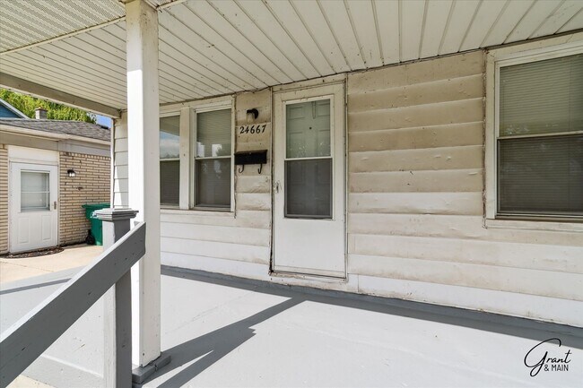 Foto del edificio - 3 bedroom bungalow $1250