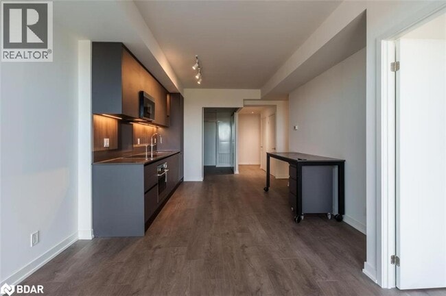 Building Photo - 39 Mary St