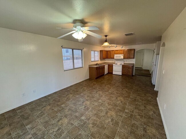 Foto del edificio - 3 Bedroom - 2 Bath - 2 Car Garage - Green Valley, AZ