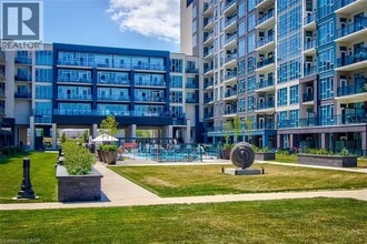 Building Photo - 16 Concord Pl