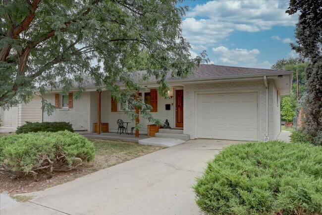 Foto del edificio - Beautifully renovated ranch home with drea...