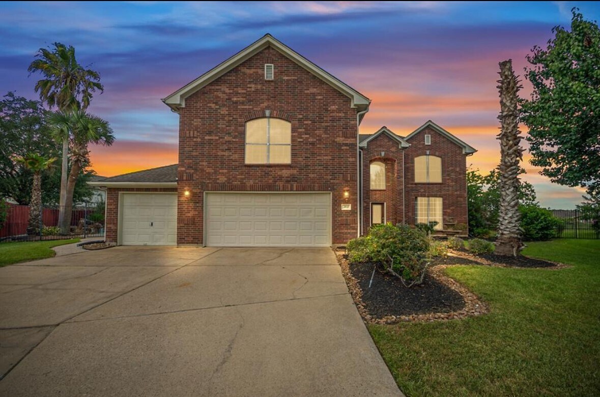Foto principal - 303 N Elder Grove Dr