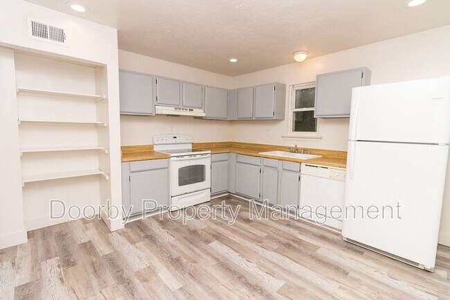 Building Photo - 3728 Chula Vista Dr