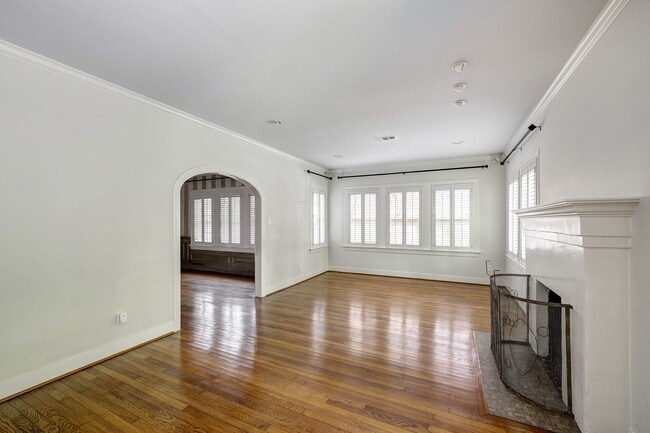 Building Photo - 2807 Lafayette St