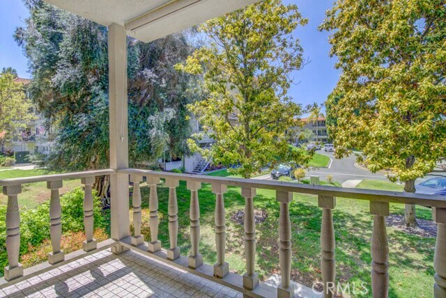 Building Photo - 2402 Via Mariposa W