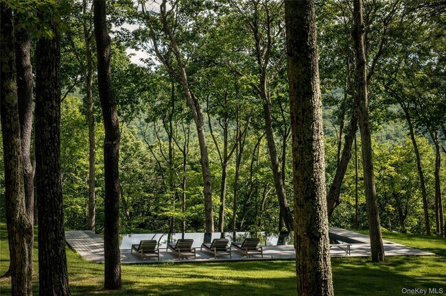 Foto del edificio - 55 Nordic Dr