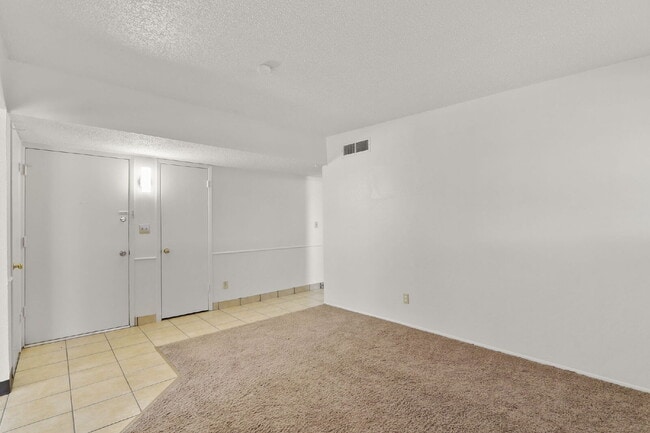 Building Photo - 5440 Viceroy Dr