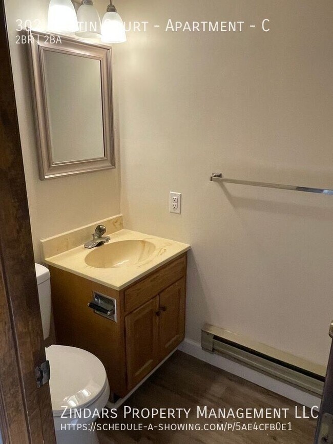 Foto del edificio - 302 Martin Ct