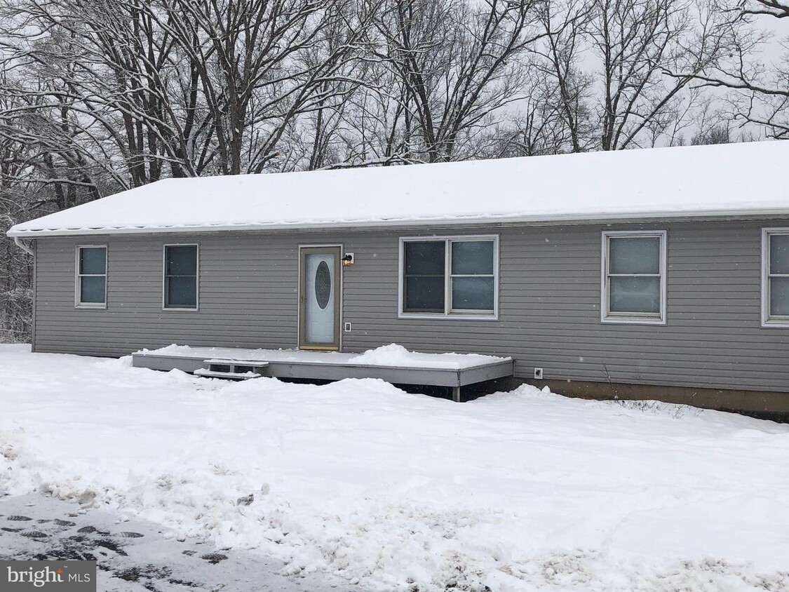 Building Photo - 6918 Hedgesville Rd