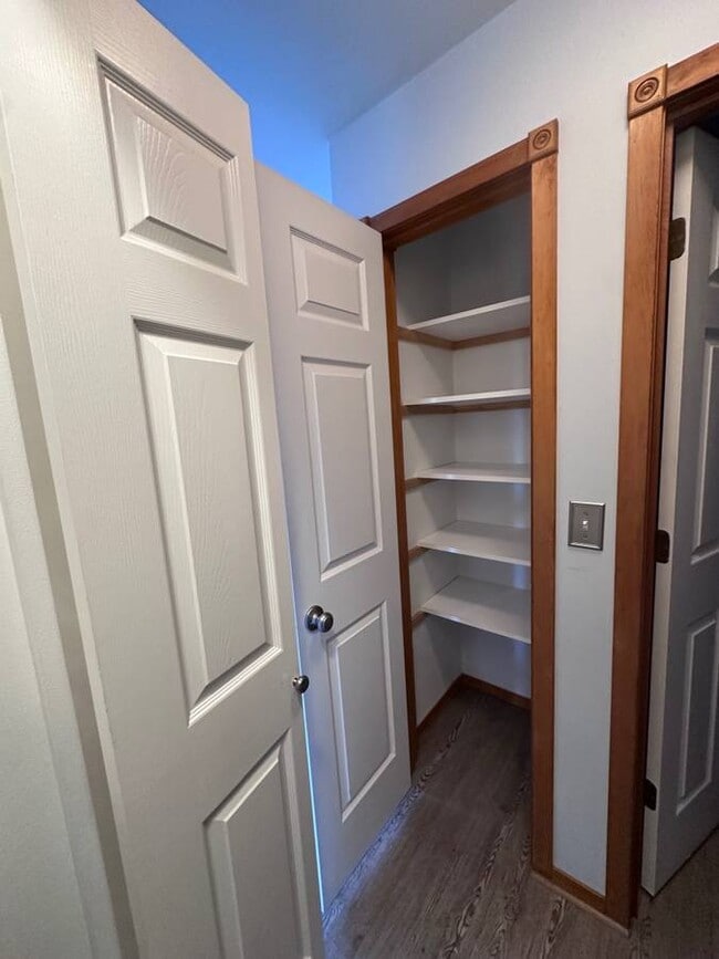 Building Photo - 248 NW Riverside Blvd