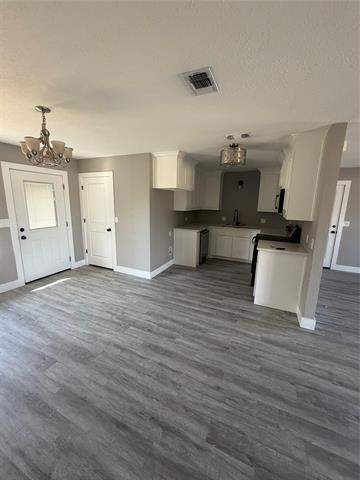 Foto del edificio - 6801 Lakeview Dr