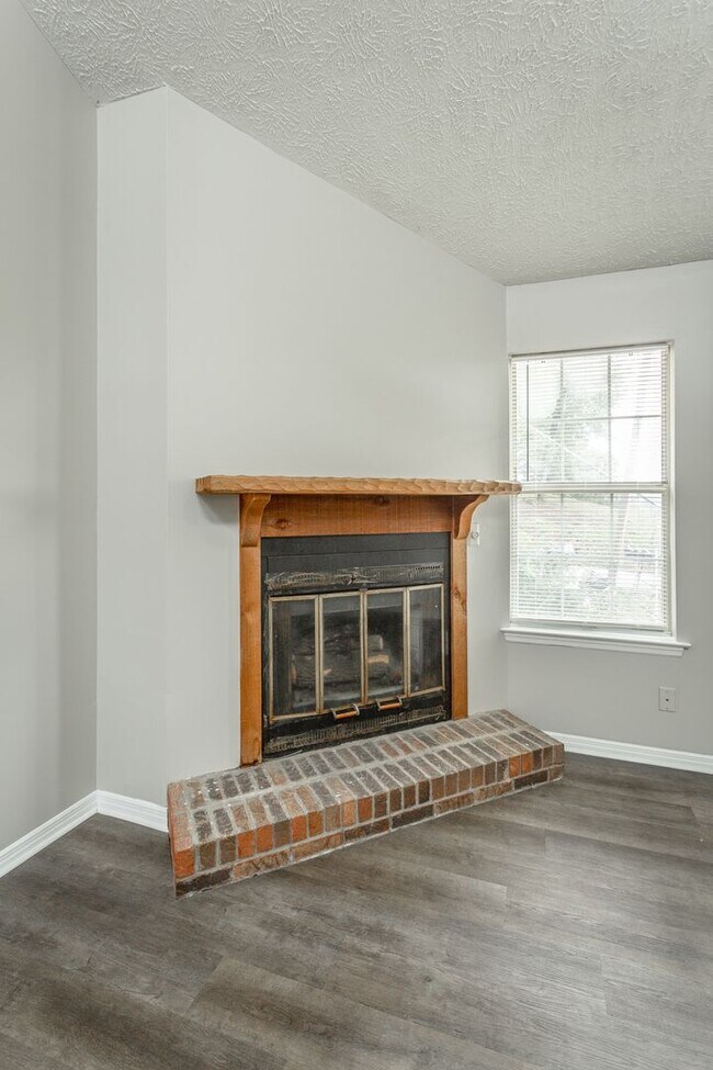 Foto del edificio - 3396 Shadowlawn Drive