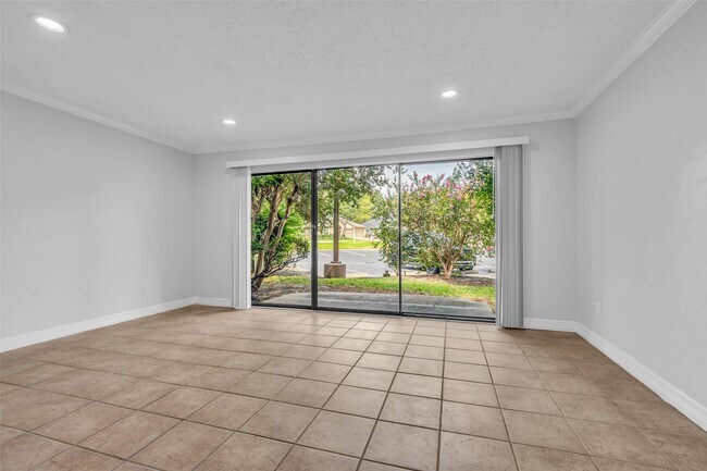 Building Photo - 12900 Walden Rd