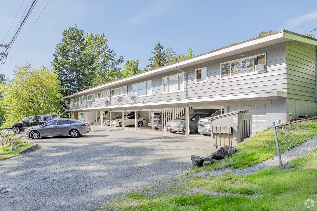 Primary Photo - Canyon Crest Apartments