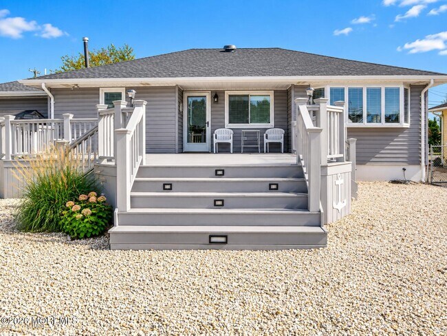 Building Photo - 46 Longpoint Dr