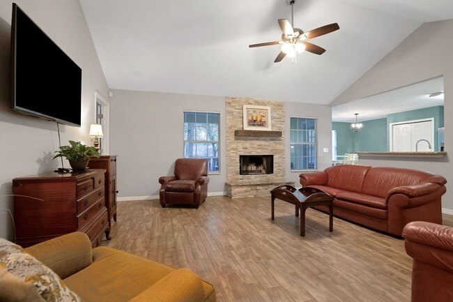 Foto del edificio - 3BR House in Gainesville - Close to Campus!