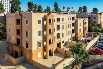 Building Photo - 3550 Lebon Dr