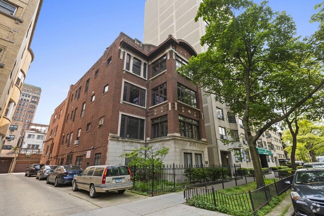 Building Photo - 433 W Wellington Ave