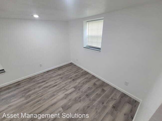 Building Photo - 3 br, 2 bath House - 720 SW 46th St.