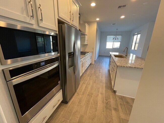 Building Photo - 9719 E Carr Peak Trl