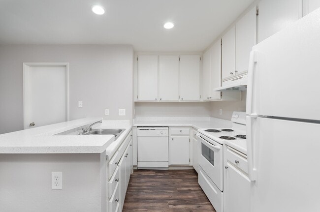 Interior Photo - Welcome home to Lake View Park!