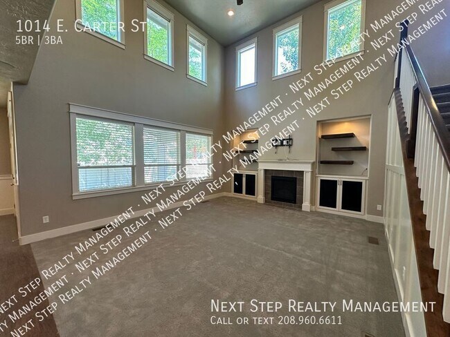 Building Photo - 5 Bed 3 Bath SE Boise Home - NO SECURITY D...