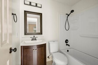 Building Photo - 1243 Willow Branch Dr