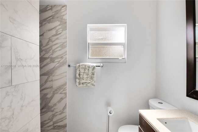 Building Photo - 231 Greymon Dr